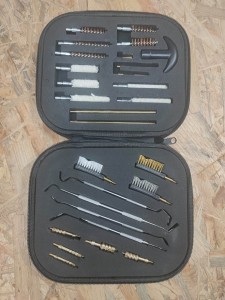 Zestwa do czyszczenia broni z  różnymi akcesoriami - duży, opakowanie materiałowe (GK28)