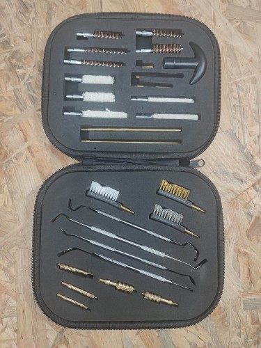 Zestwa do czyszczenia broni z  różnymi akcesoriami - duży, opakowanie materiałowe (GK28)