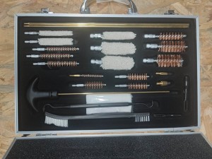 Zestaw do czyszczenia broni z różnymi akcesoriami - walizka mosiężna (GK46)