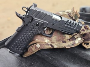 Pistolet FSX-1, lufa 4,4" kal. 9x19